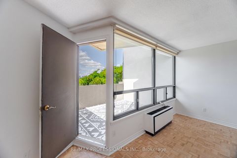 Photo 8 at B4 - 284 Mill Road, Markland Wood, Toronto