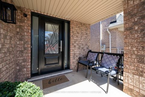 Photo 3 at 57 Deepsprings Crescent, Vellore Village, Vaughan