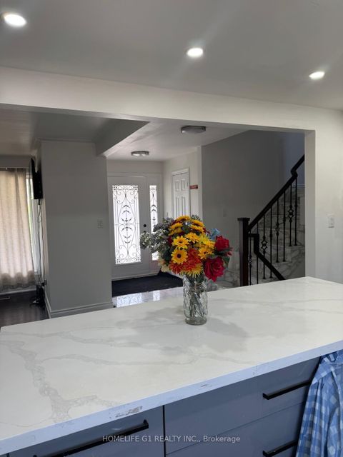 Photo 3 at 11 Islay Court, Pelmo Park W5, Toronto
