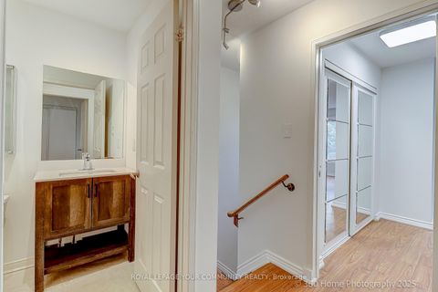 Photo 7 at 135 Kelso Crescent, Maple, Vaughan