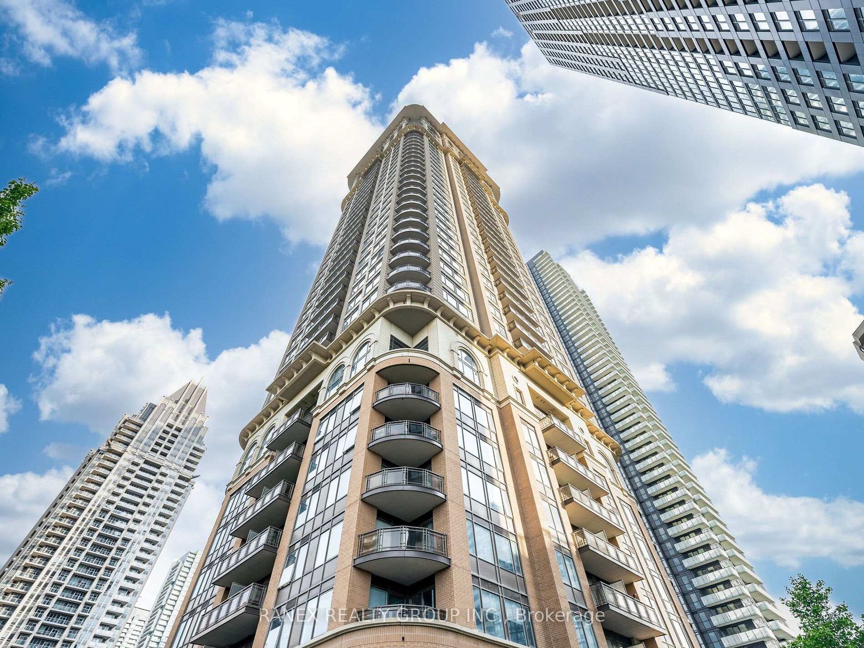 416 - 385 Prince Of Wales Drive, City Centre, Mississauga by Loree Meneguzzi Real Estate 416 - 385 Prince Of Wales Drive, City Centre, Mississauga