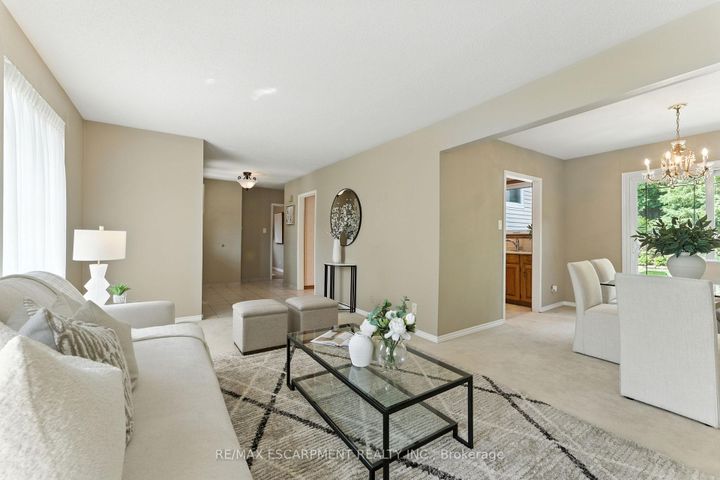 Photo 6 at 51 Pleasant Avenue, Dundas, Hamilton
