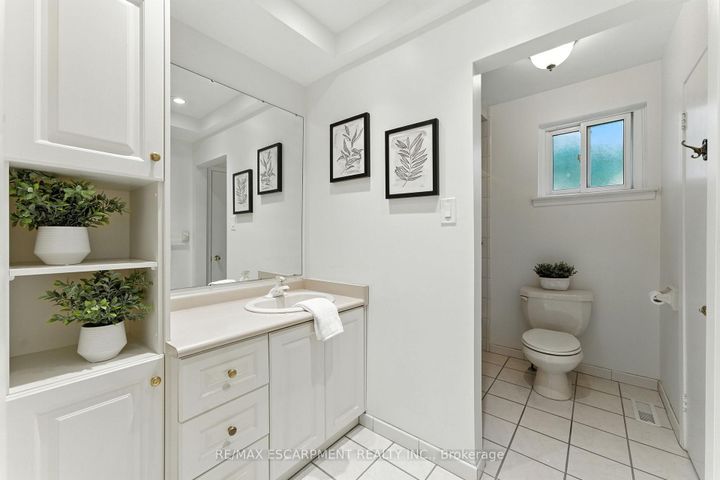 Photo 18 at 51 Pleasant Avenue, Dundas, Hamilton