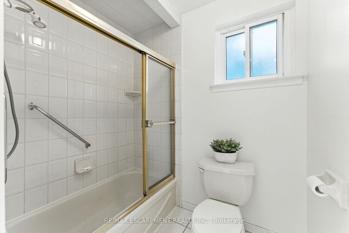 Photo 19 at 51 Pleasant Avenue, Dundas, Hamilton