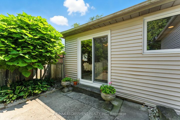 Photo 25 at 51 Pleasant Avenue, Dundas, Hamilton