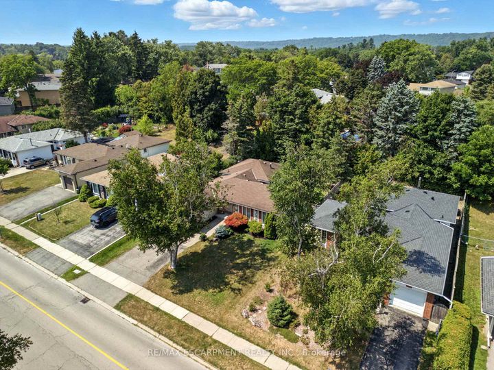 Photo 35 at 51 Pleasant Avenue, Dundas, Hamilton