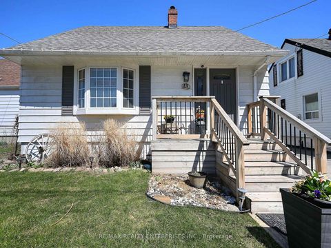 Photo 3 at 13 Avon Park Drive, Queensway, Toronto