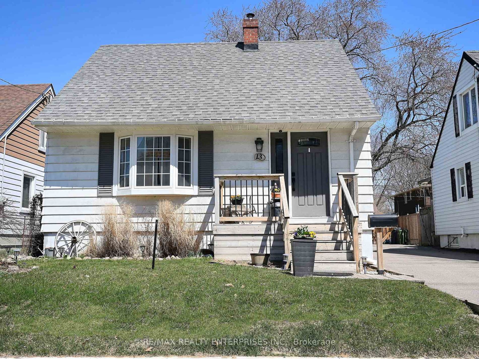 13 Avon Park Drive, Queensway, Toronto 