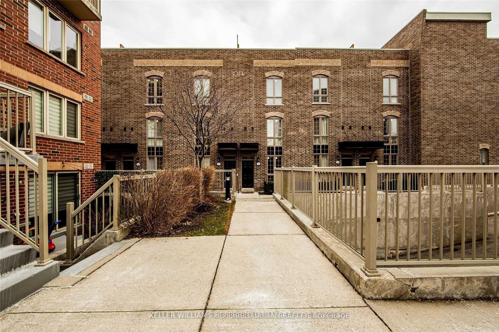 37 - 3 Elsie Lane, Junction, Toronto 