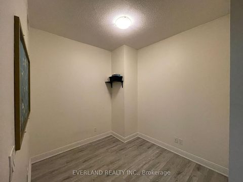 Photo 10 at 610 - 125 Village Green Square, Agincourt North, Toronto