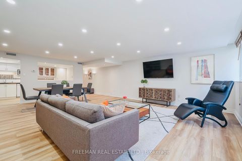 Photo 4 at 204 - 360 Bloor Street E, Moore Park, Toronto