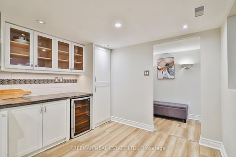 Photo 9 at 204 - 360 Bloor Street E, Moore Park, Toronto