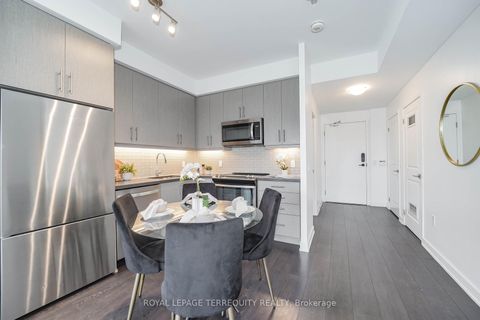 Photo 3 at 302 - 85 Oneida Crescent, Langstaff, Richmond Hill