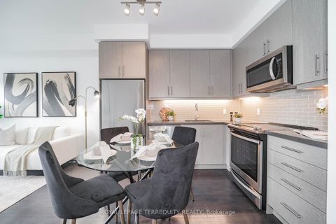 Photo 12 at 302 - 85 Oneida Crescent, Langstaff, Richmond Hill