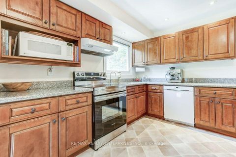Photo 9 at 1231 Kingsmead Crescent, FA Falgarwood, Oakville