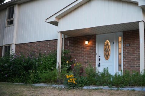 Photo 2 at 1 - 34 Dundalk Drive, Dorset Park, Toronto