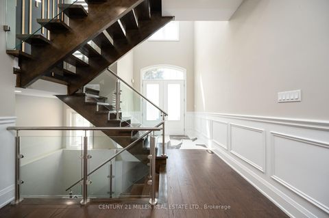 Photo 2 at 185 Burloak Drive, BR Bronte, Oakville