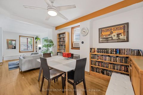 Photo 6 at 30 Everett Crescent, Lumsden, Toronto