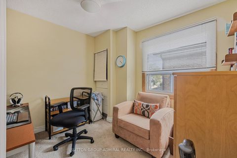 Photo 11 at 30 Everett Crescent, Lumsden, Toronto