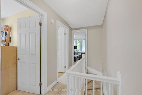 Photo 13 at 30 Everett Crescent, Lumsden, Toronto