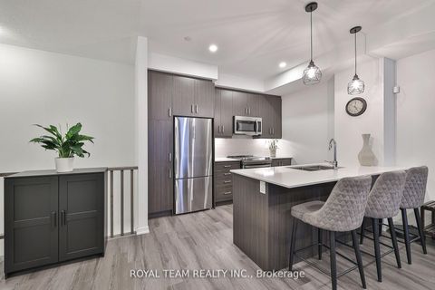 Photo 4 at 224 - 131 Honeycrisp Crescent, Vaughan Corporate Centre, Vaughan