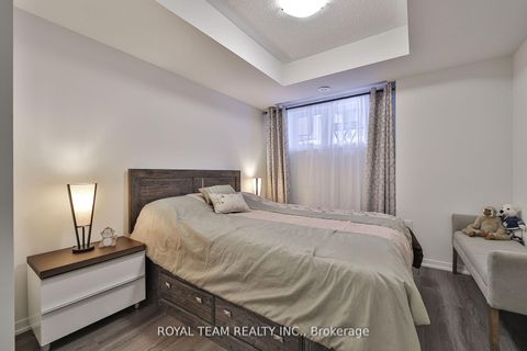 Photo 13 at 224 - 131 Honeycrisp Crescent, Vaughan Corporate Centre, Vaughan