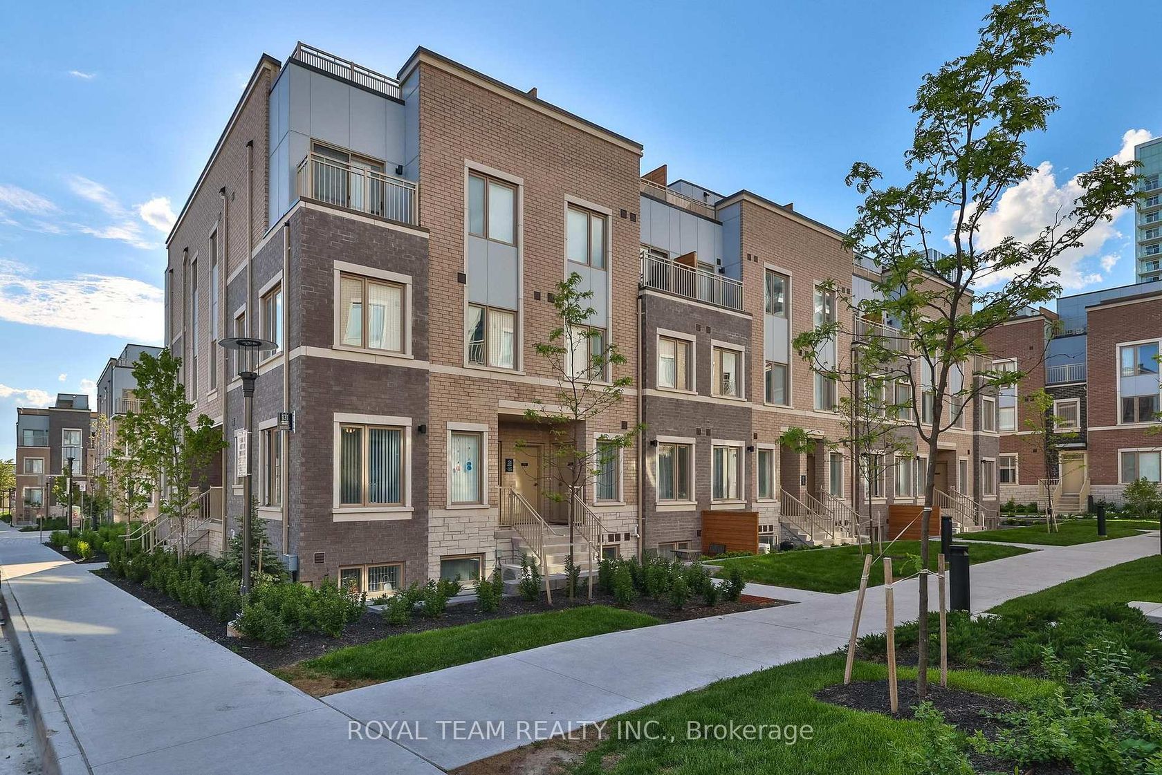 224 - 131 Honeycrisp Crescent, Vaughan Corporate Centre, Vaughan 