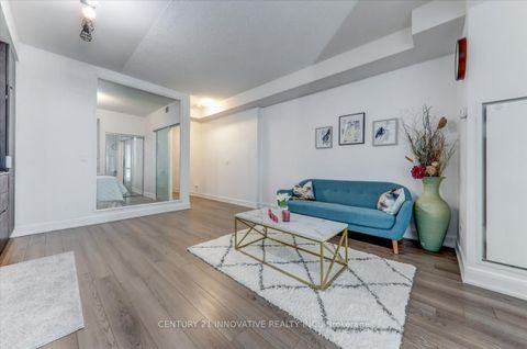 Photo 10 at 1711 - 318 Richmond Street W, Waterfront Communities C1, Toronto