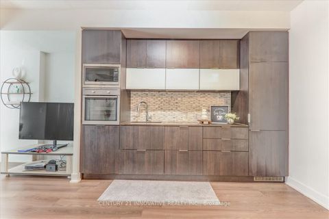Photo 12 at 1711 - 318 Richmond Street W, Waterfront Communities C1, Toronto