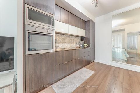 Photo 13 at 1711 - 318 Richmond Street W, Waterfront Communities C1, Toronto