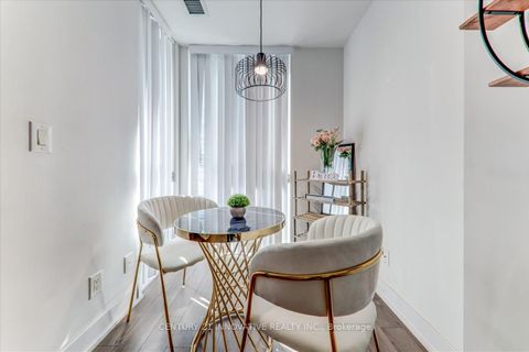 Photo 15 at 1711 - 318 Richmond Street W, Waterfront Communities C1, Toronto