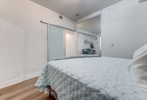 Photo 18 at 1711 - 318 Richmond Street W, Waterfront Communities C1, Toronto