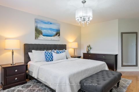 Photo 13 at 2357 WOODFIELD Road, RO River Oaks, Oakville