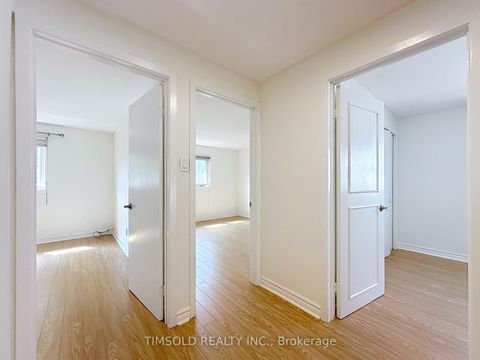 Photo 16 at 6 Lofthouse Square, L'Amoreaux, Toronto