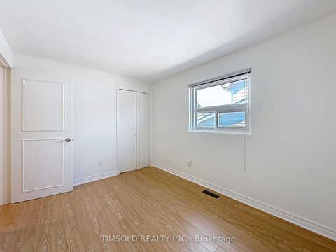 Photo 29 at 6 Lofthouse Square, L'Amoreaux, Toronto