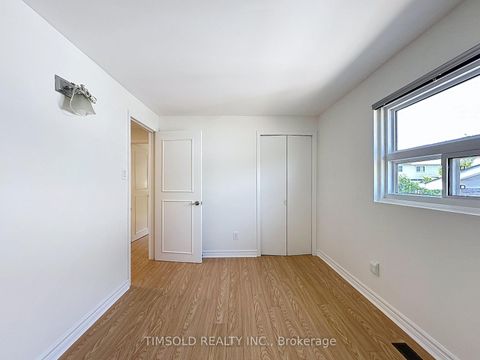 Photo 30 at 6 Lofthouse Square, L'Amoreaux, Toronto