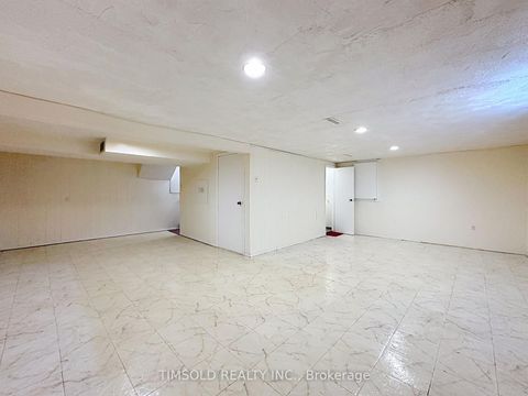 Photo 35 at 6 Lofthouse Square, L'Amoreaux, Toronto