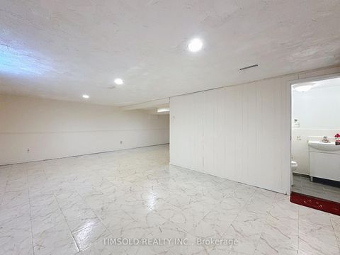 Photo 36 at 6 Lofthouse Square, L'Amoreaux, Toronto
