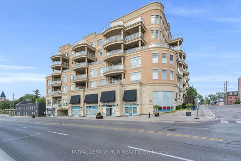 Photo 1 at 409 - 15277 Yonge Street, Aurora Village, Aurora