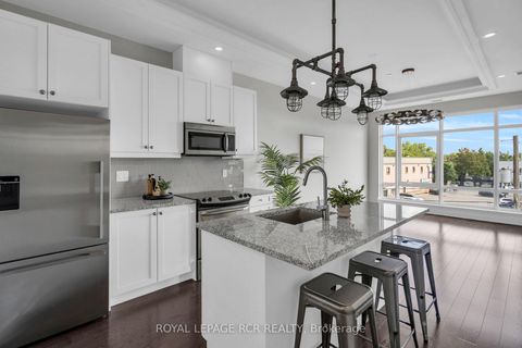 Photo 4 at 409 - 15277 Yonge Street, Aurora Village, Aurora