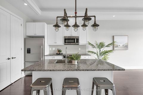 Photo 7 at 409 - 15277 Yonge Street, Aurora Village, Aurora