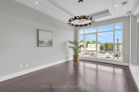 Photo 14 at 409 - 15277 Yonge Street, Aurora Village, Aurora