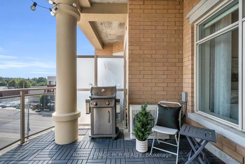 Photo 19 at 409 - 15277 Yonge Street, Aurora Village, Aurora