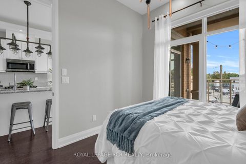 Photo 24 at 409 - 15277 Yonge Street, Aurora Village, Aurora