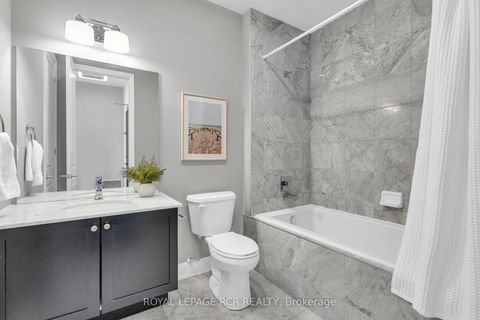Photo 25 at 409 - 15277 Yonge Street, Aurora Village, Aurora