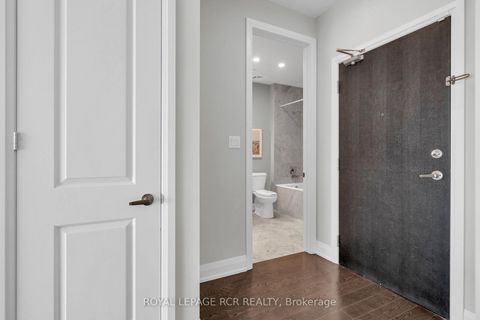 Photo 27 at 409 - 15277 Yonge Street, Aurora Village, Aurora
