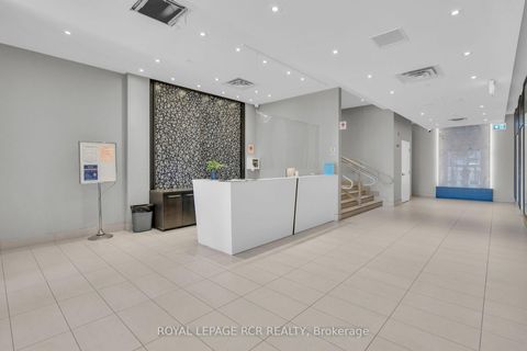 Photo 30 at 409 - 15277 Yonge Street, Aurora Village, Aurora
