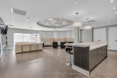 Photo 33 at 409 - 15277 Yonge Street, Aurora Village, Aurora