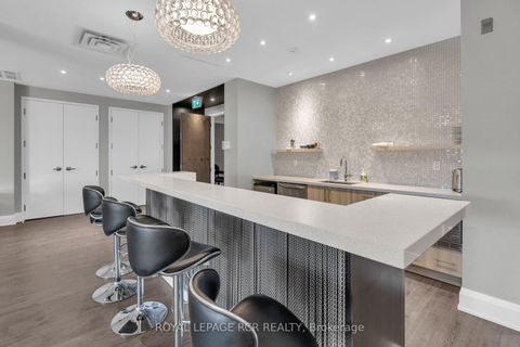 Photo 34 at 409 - 15277 Yonge Street, Aurora Village, Aurora