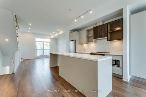 Photo 9 at 3049 Trailside Drive, GO Glenorchy, Oakville